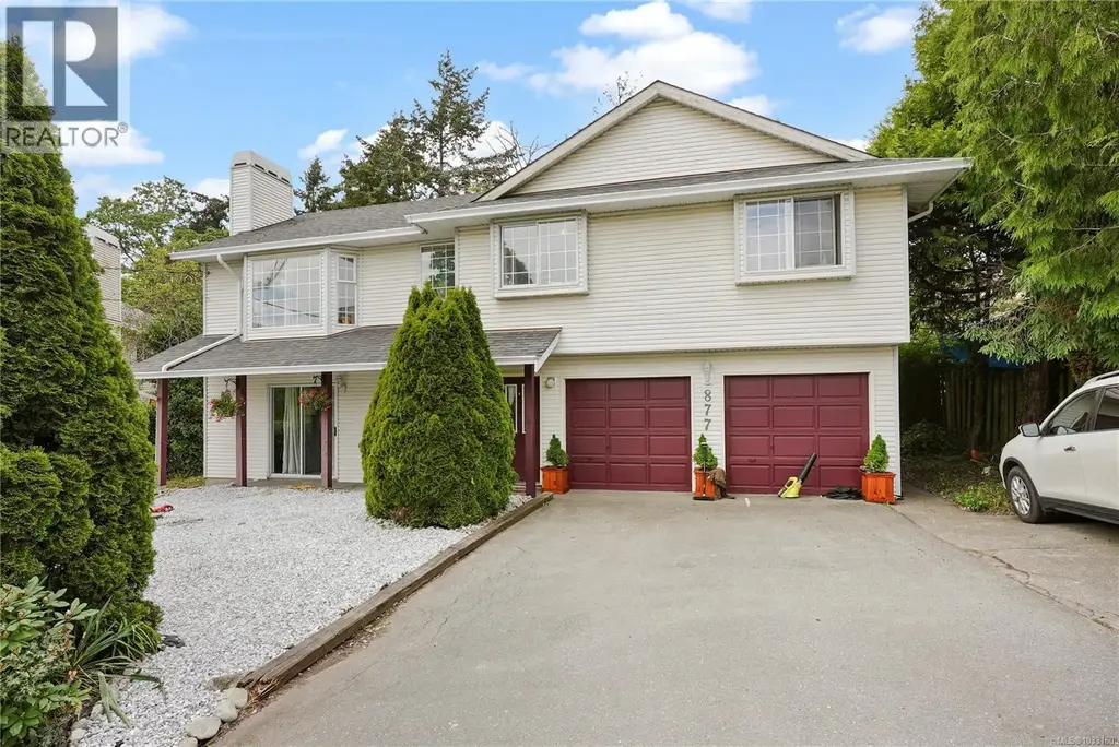 877 Admirals Rd, Esquimalt