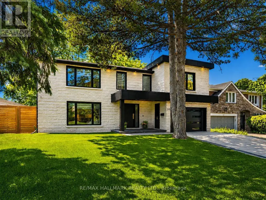 30 Kellythorne Drive, Toronto (Parkwoods-Donalda)