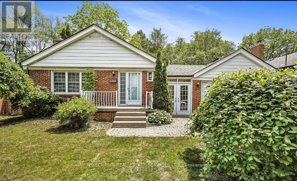 17 Brinloor Boulevard, Toronto (Scarborough Village)