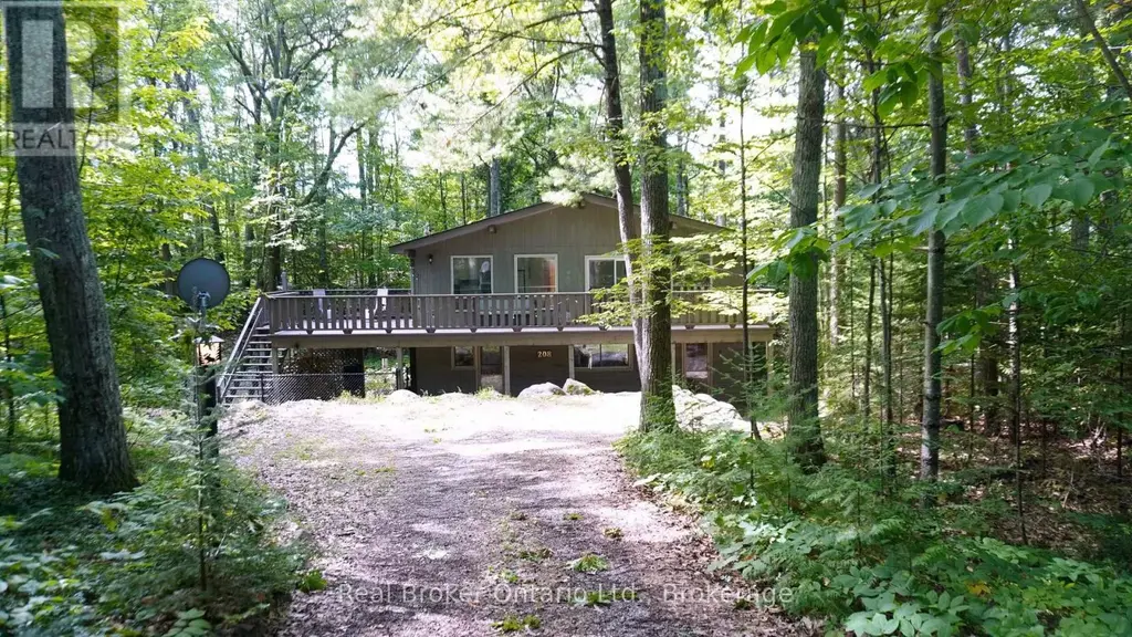 208 Desroches Trail, Tiny
