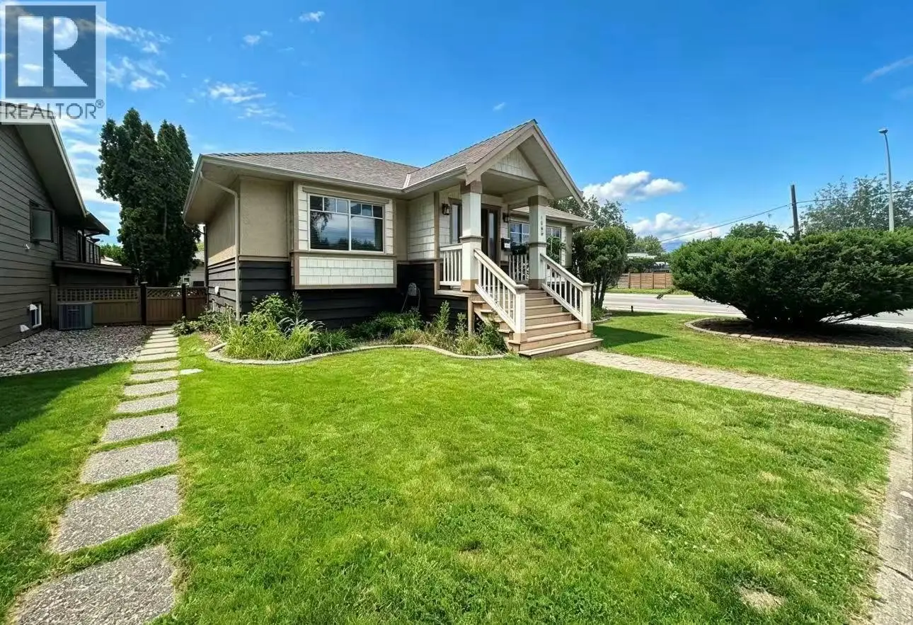 1906 Carruthers Street. Kelowna, British Columbia