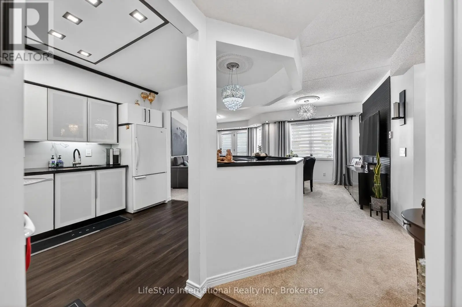 213 - 208 Silvercreek Parkway N, Guelph (Junction/Onward Willow)