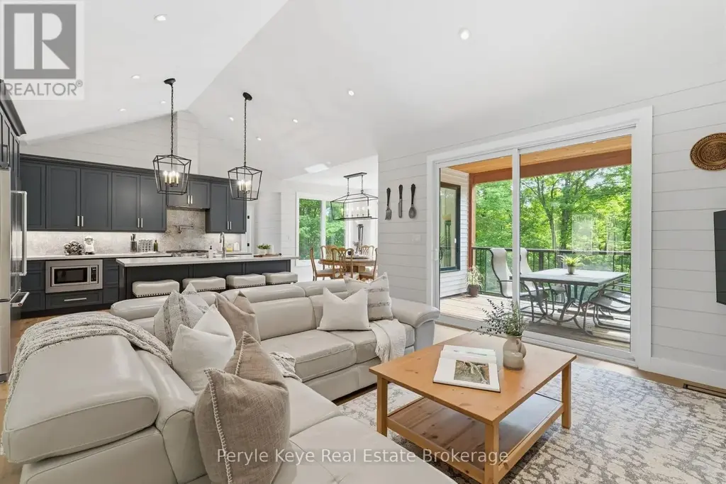 1140 Walker's Glenn Crescent, Lake of Bays (Sinclair)