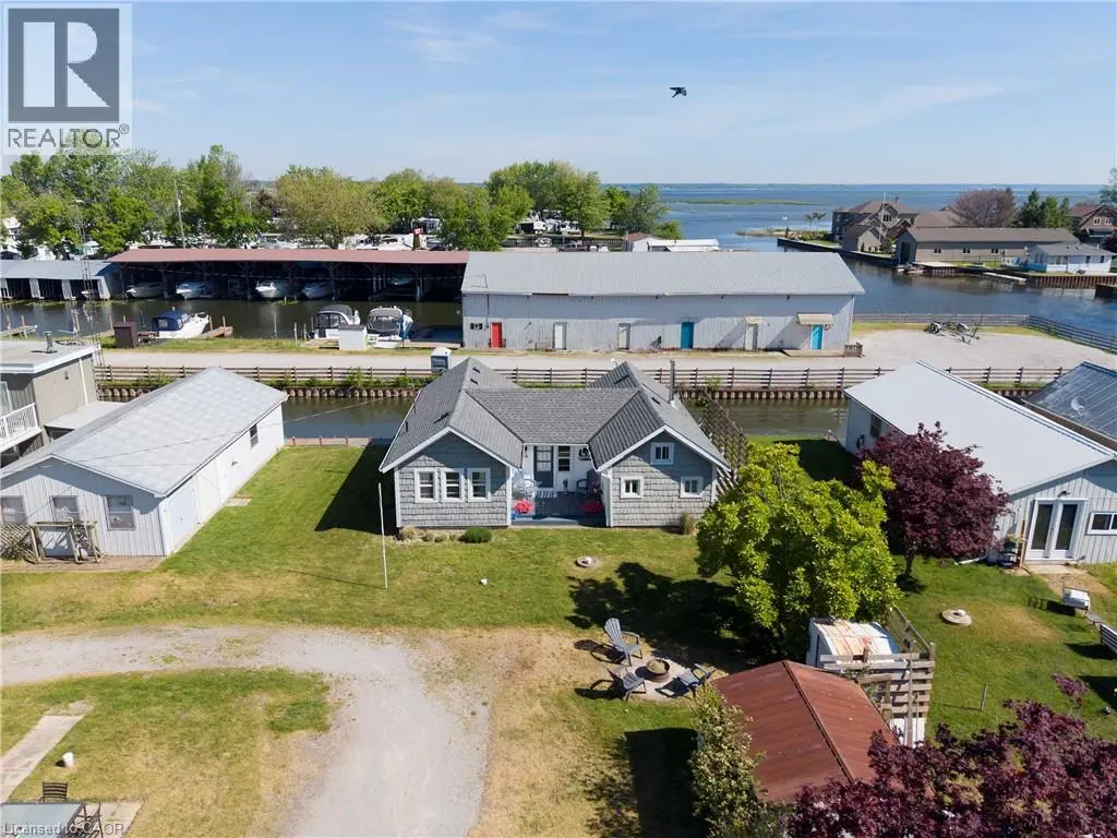 44 Erie Boulevard, Long Point