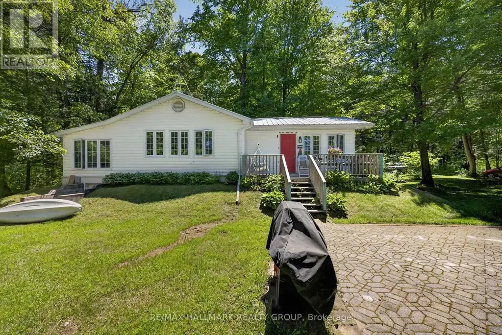 2432 Bathurst 2nd Concession, Tay Valley