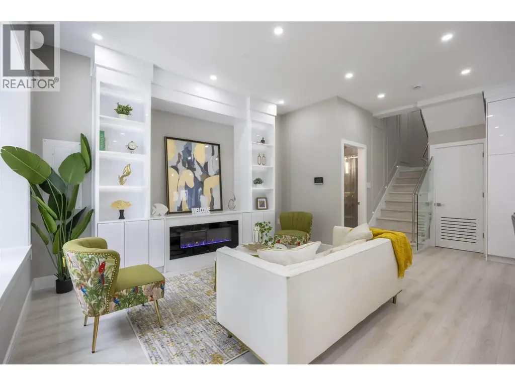 1 5808 Lanark Street, Vancouver