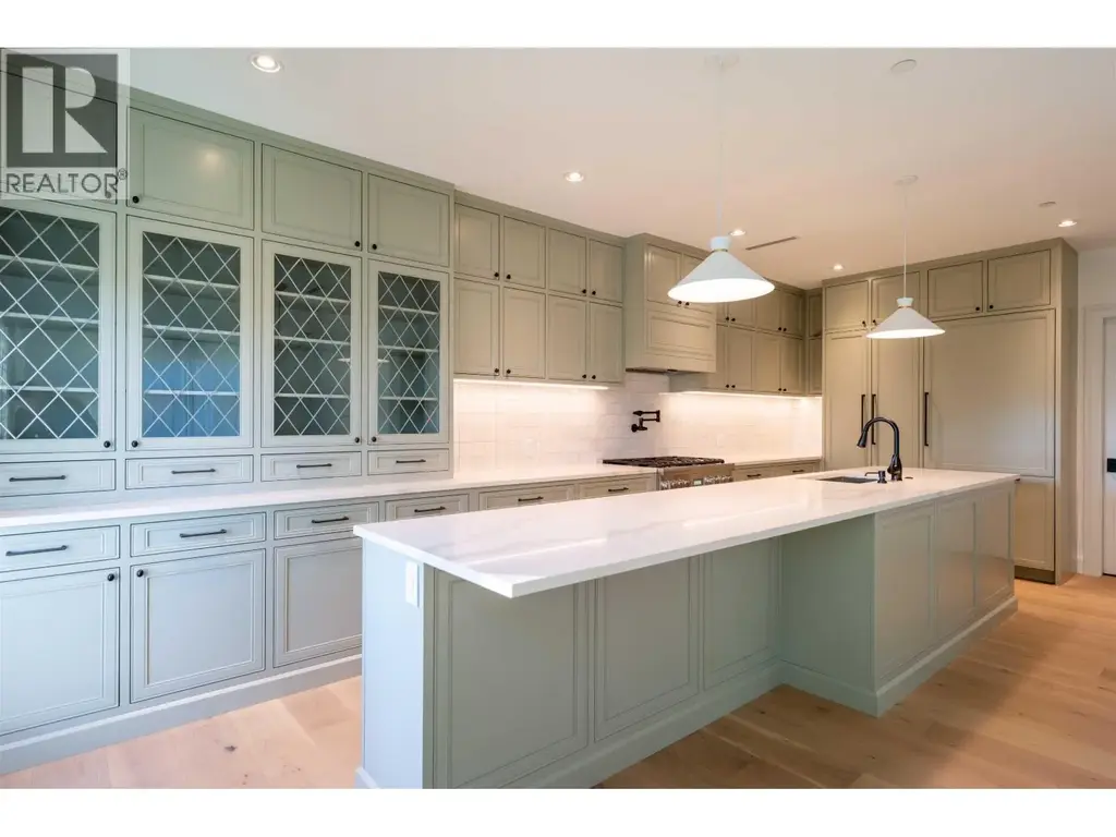 2 1310 W King Edward Avenue, Vancouver