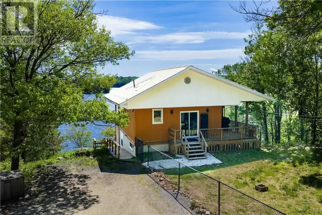 475 Waterfalls Road, Walford