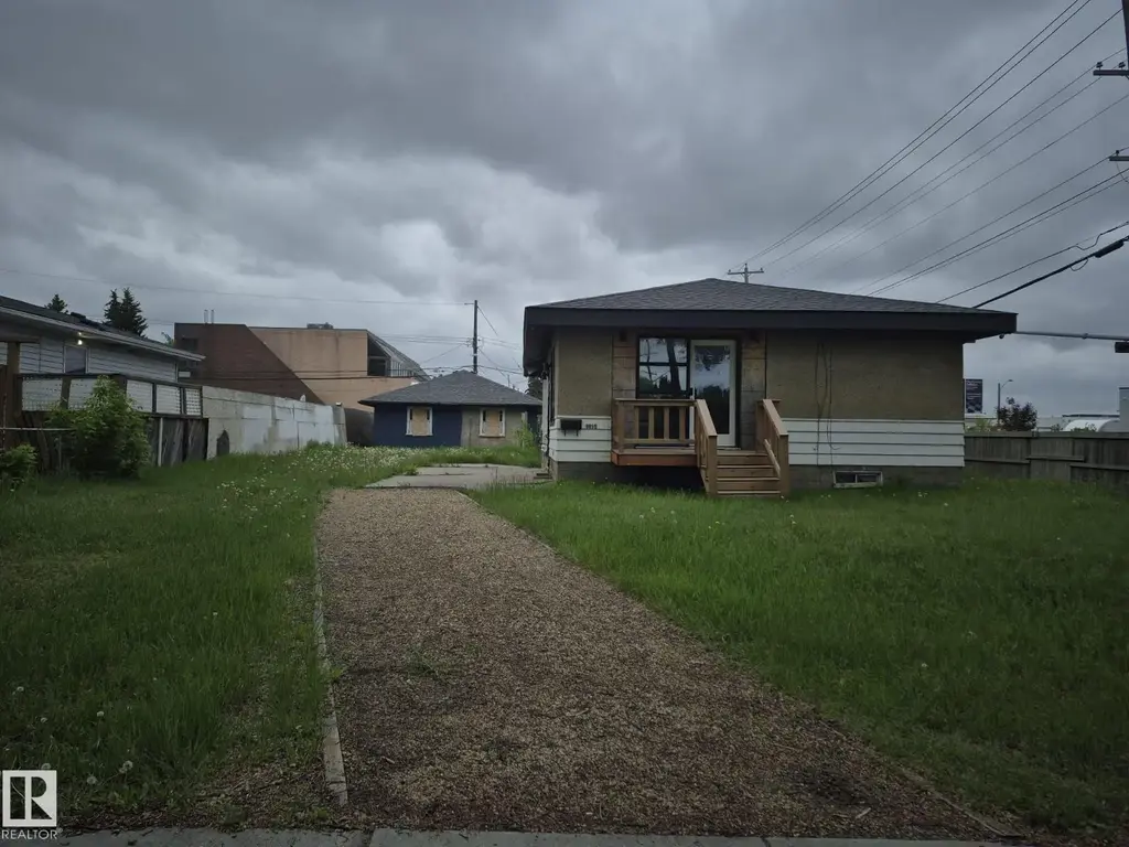 9859 67 Av Nw, Edmonton