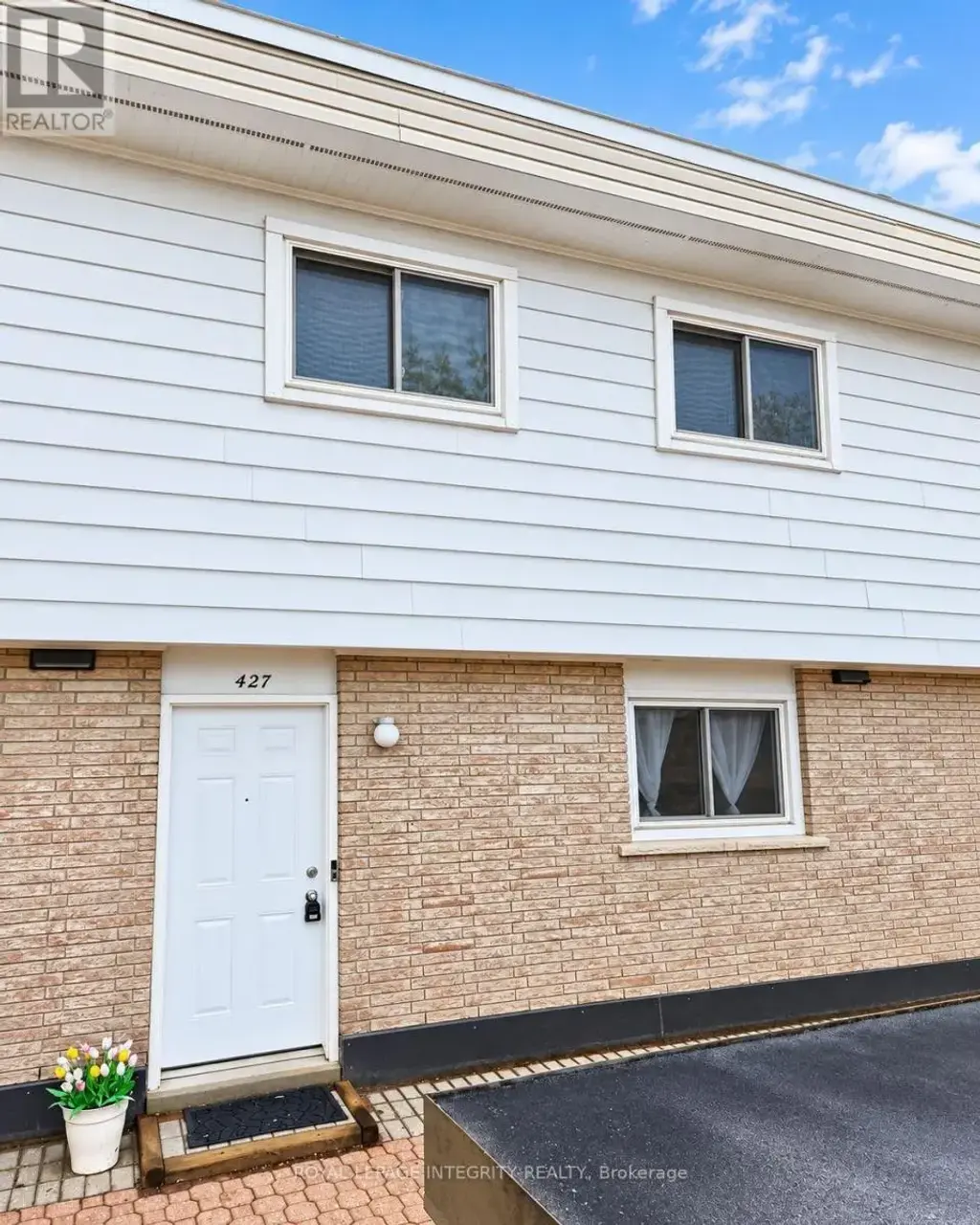 427 Moodie Drive, Ottawa