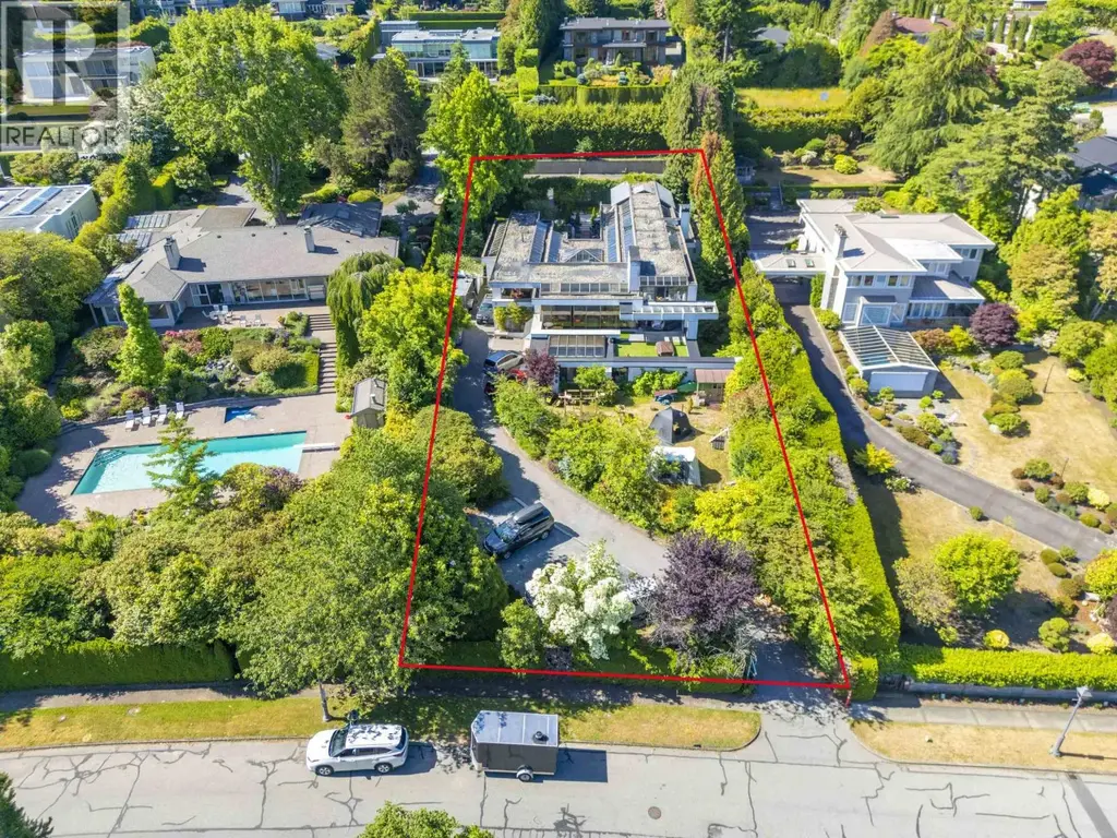 5570 Newton Wynd, Vancouver