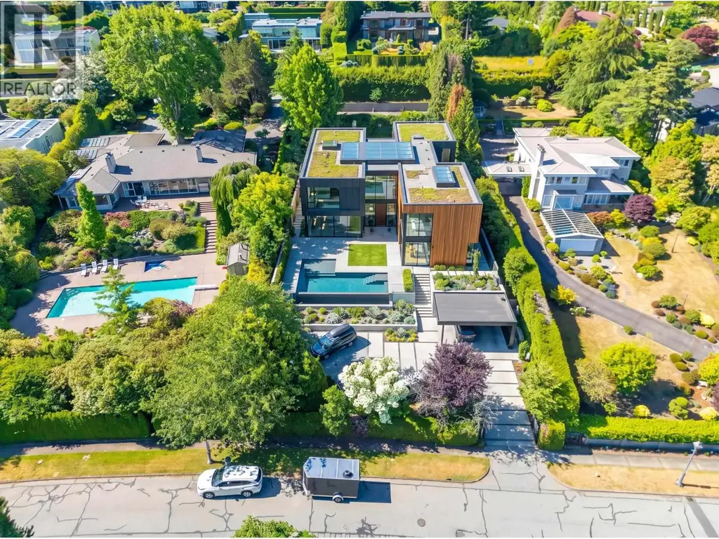 5570 Newton Wynd, Vancouver