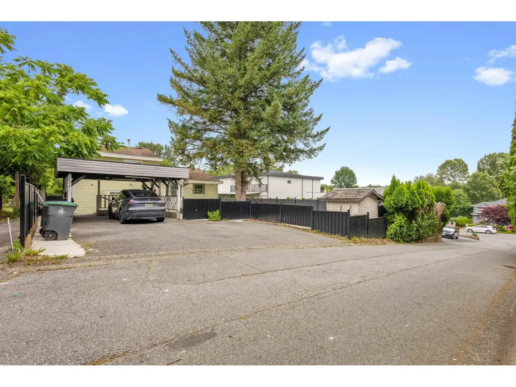 16376 96 Avenue, Surrey