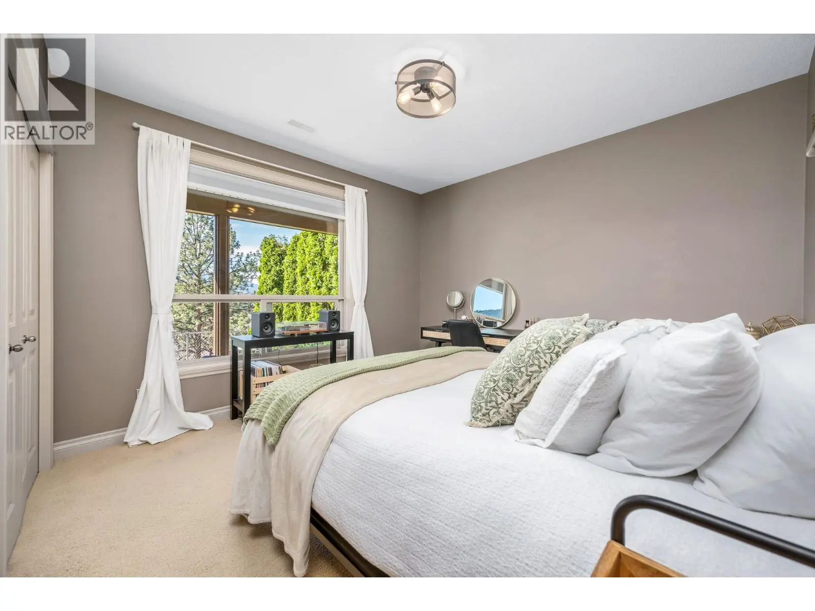 904 33 Avenue. Vernon, British Columbia