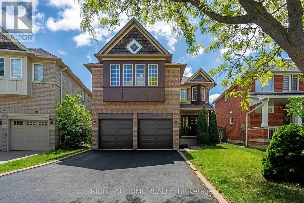 2425 Nichols Drive, Oakville (WC Wedgewood Creek)