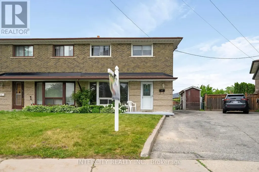 48 Goldsboro Road, Toronto (Humber Summit)