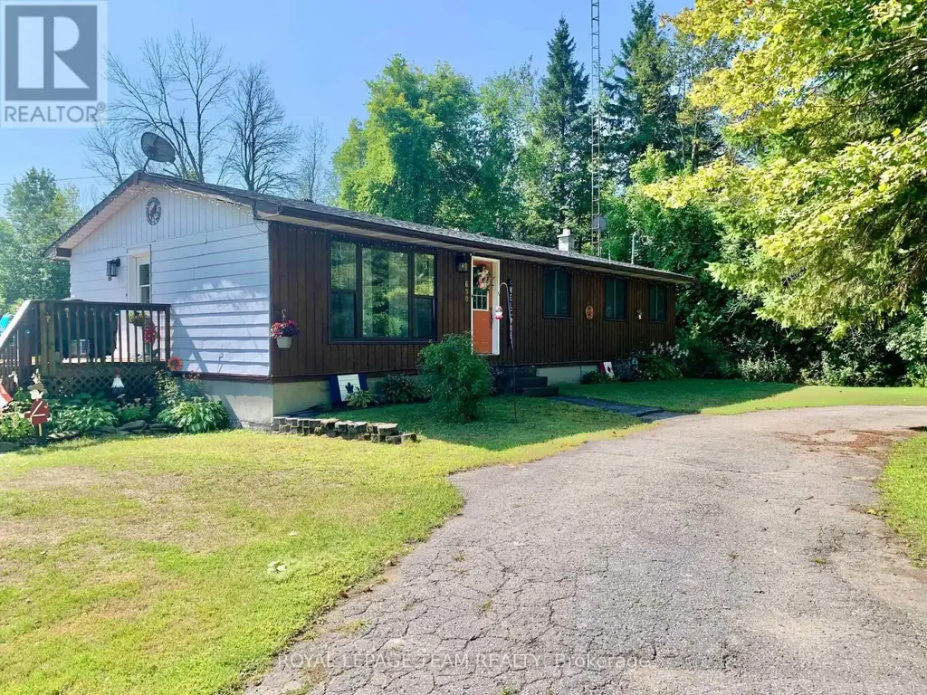 690 Limerick Road, North Grenville