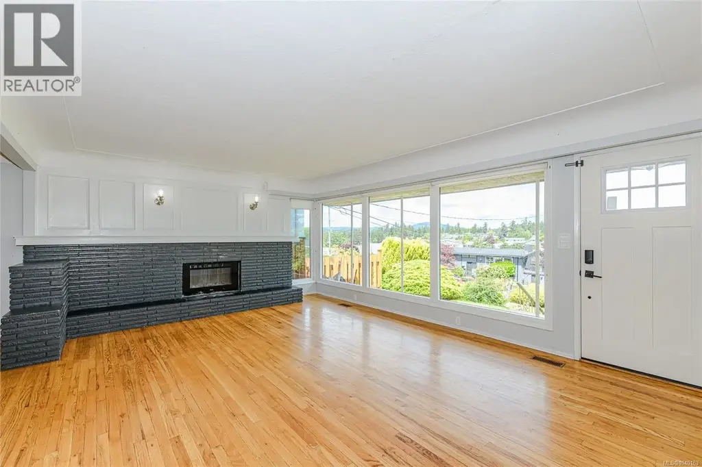 585 Baker St, Saanich