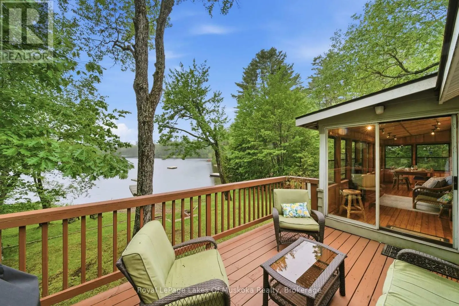 11 Carol Street W, Lake of Bays (Mclean)