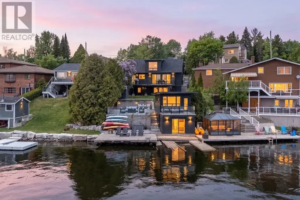 1305 North Shore Drive, Sudbury