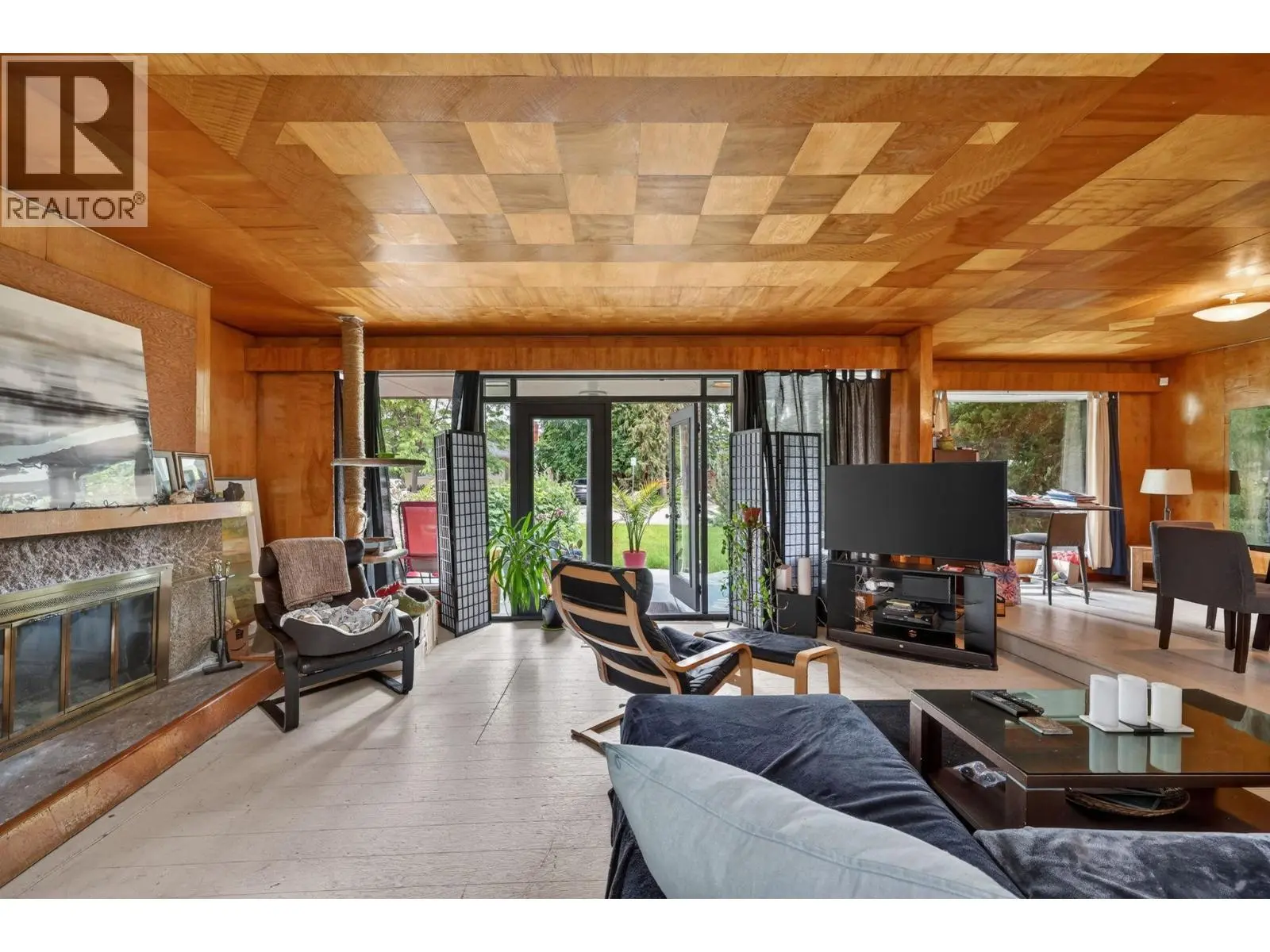 348 Burne Avenue. Kelowna, British Columbia