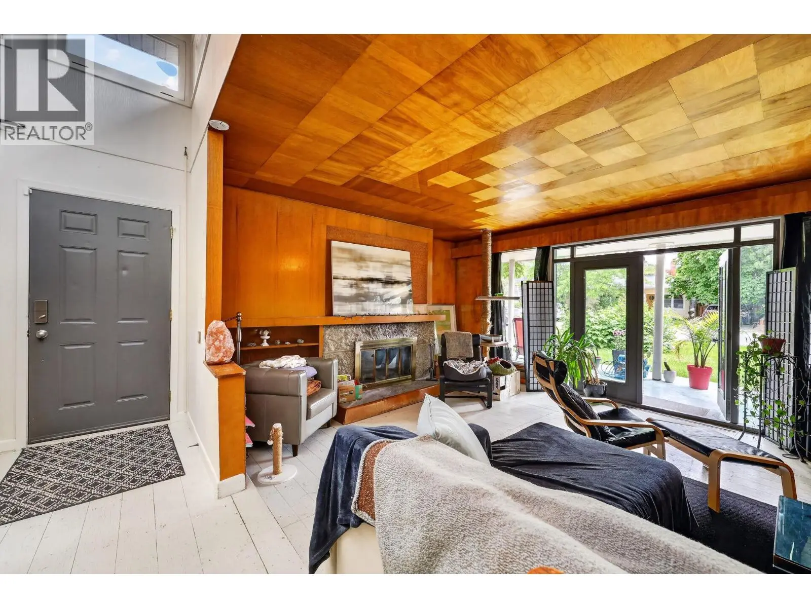 348 Burne Avenue. Kelowna, British Columbia