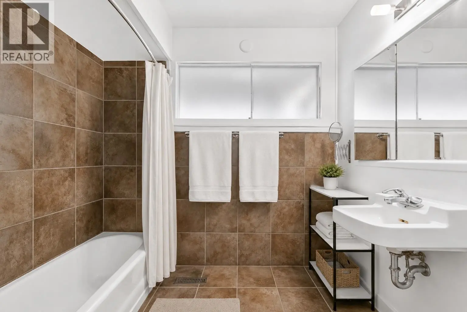 348 Burne Avenue. Kelowna, British Columbia