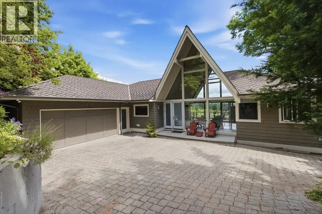 820 Younette Drive, West Vancouver