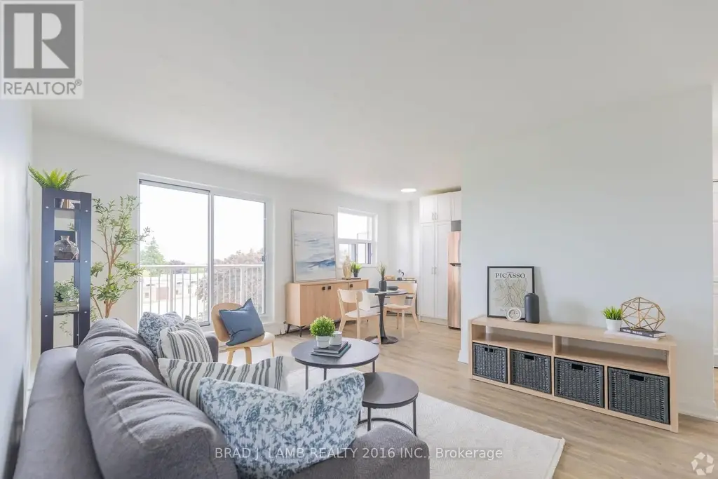 308 - 718 Lawrence Road E, Hamilton (Rosedale)