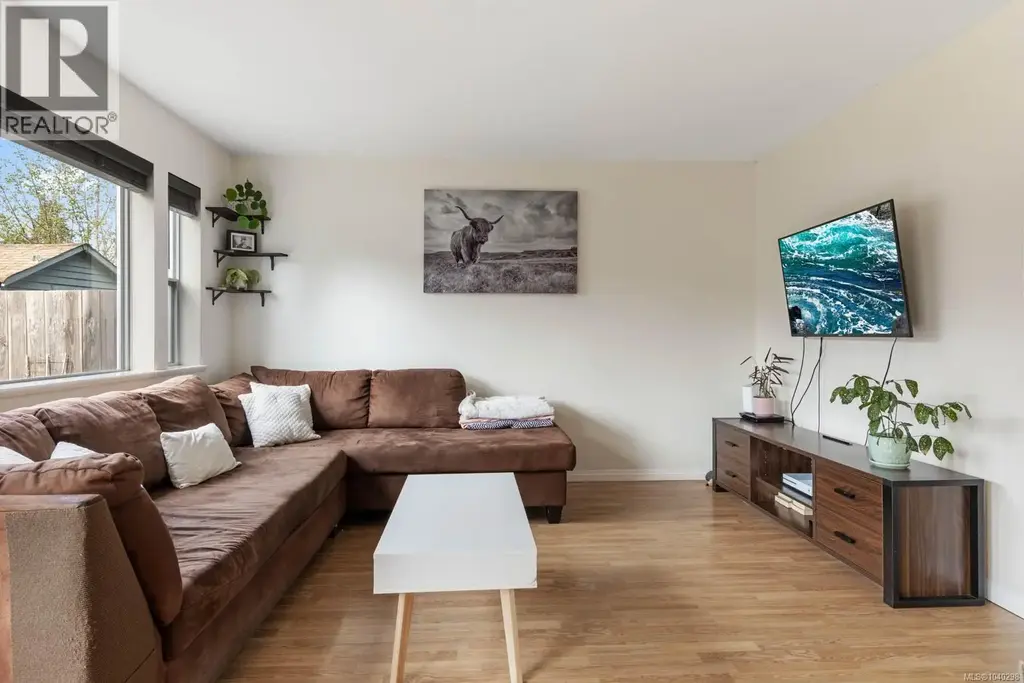 B 345 Menzies Ave, Courtenay