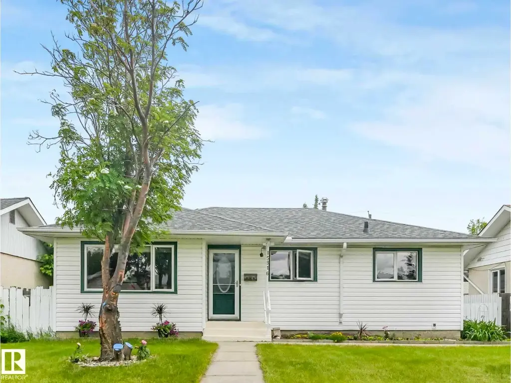 15916 88b Av Nw, Edmonton