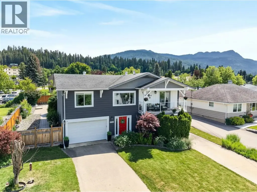 1050 8 Avenue Ne, Salmon Arm