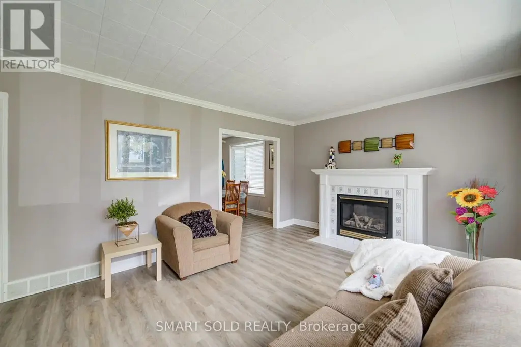 75 Lake Avenue, Ramara