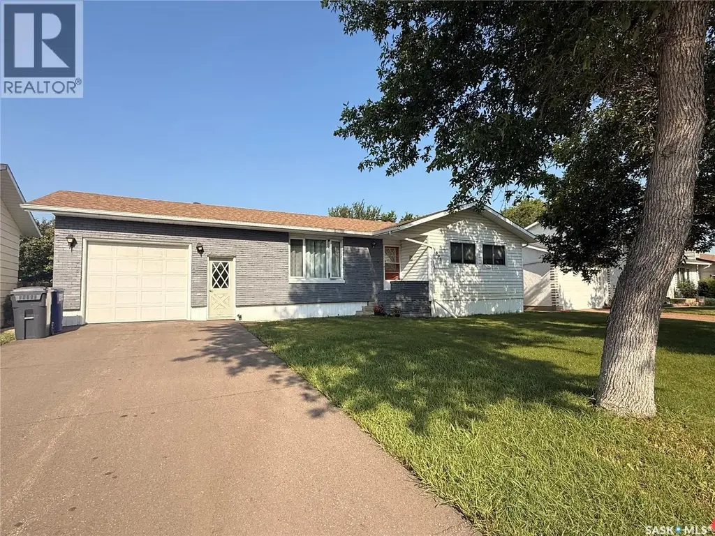 595 9th Street W, Shaunavon