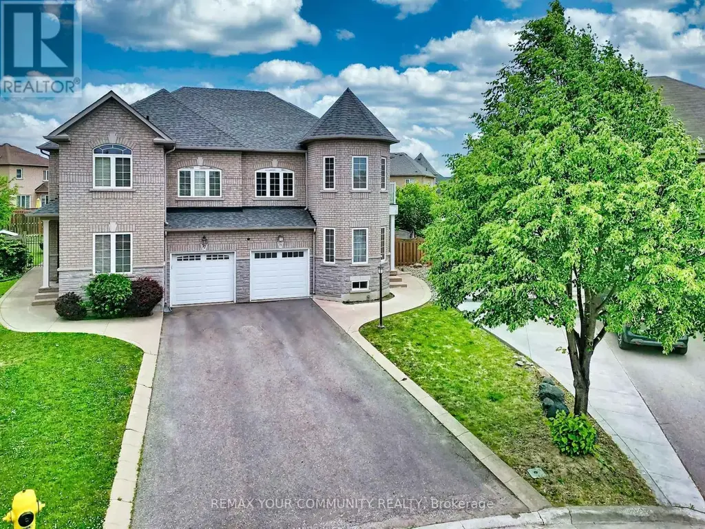 15 Bellefontaine Court, Vaughan (Maple)