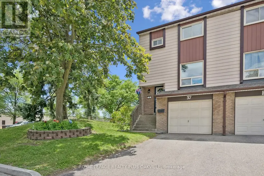 37 - 1221 Dundix Road, Mississauga (Applewood)