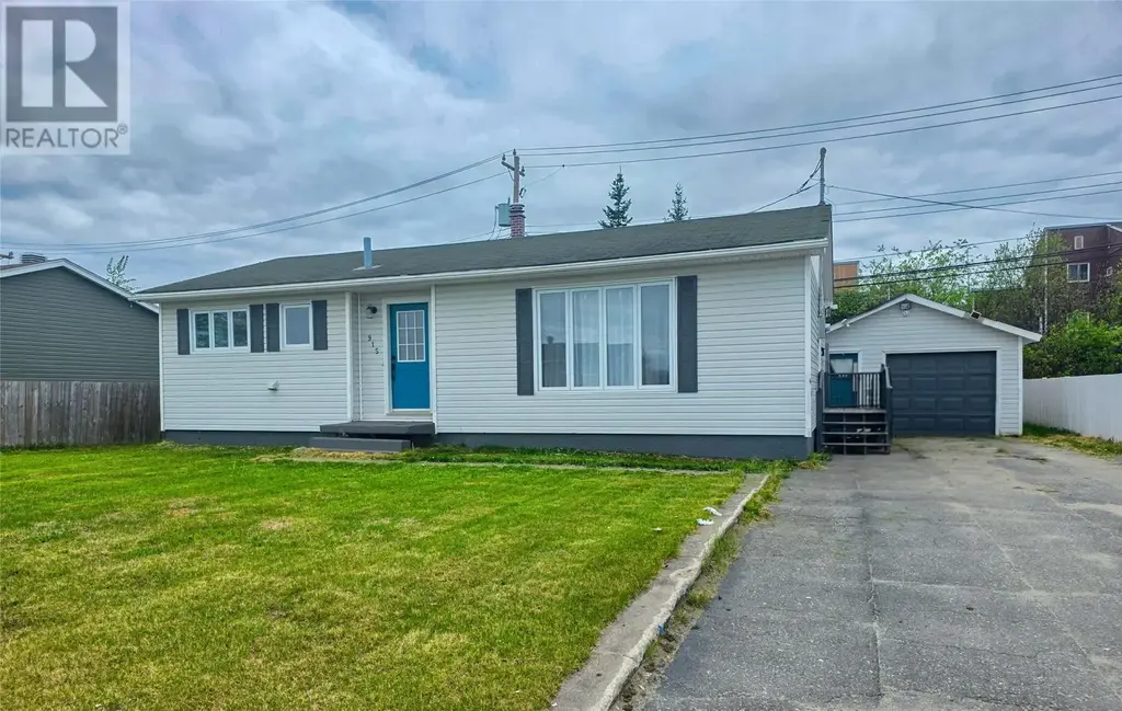915 Bartlett Drive, Labrador City