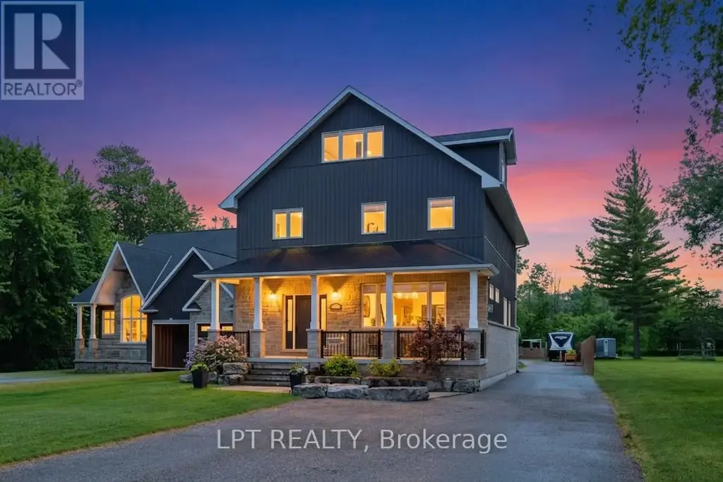 165 Lake Drive E, Georgina (Historic Lakeshore Communities)