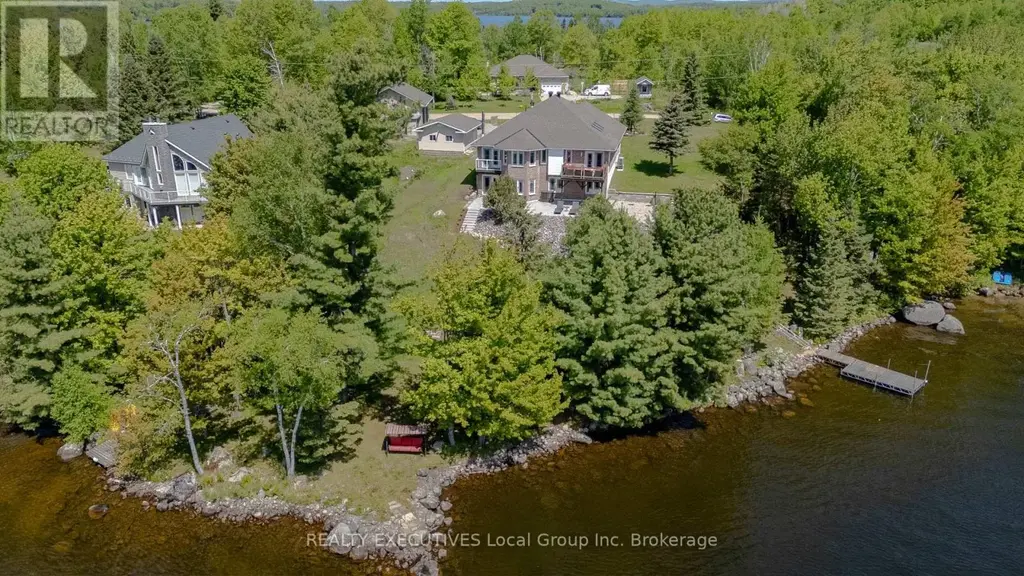 910 Nosbonsing Park Road, East Ferris