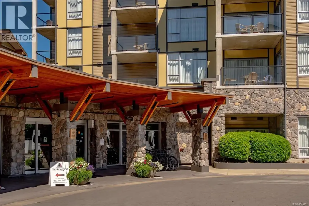 121/122a 181 Beachside Dr, Parksville