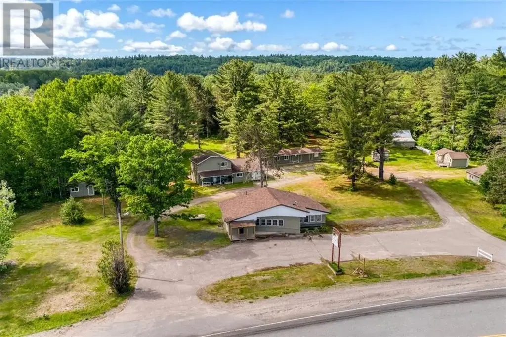 1806 Highway 17, Massey