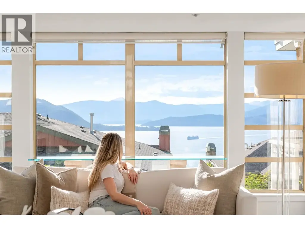 8674 Seascape Drive, West Vancouver