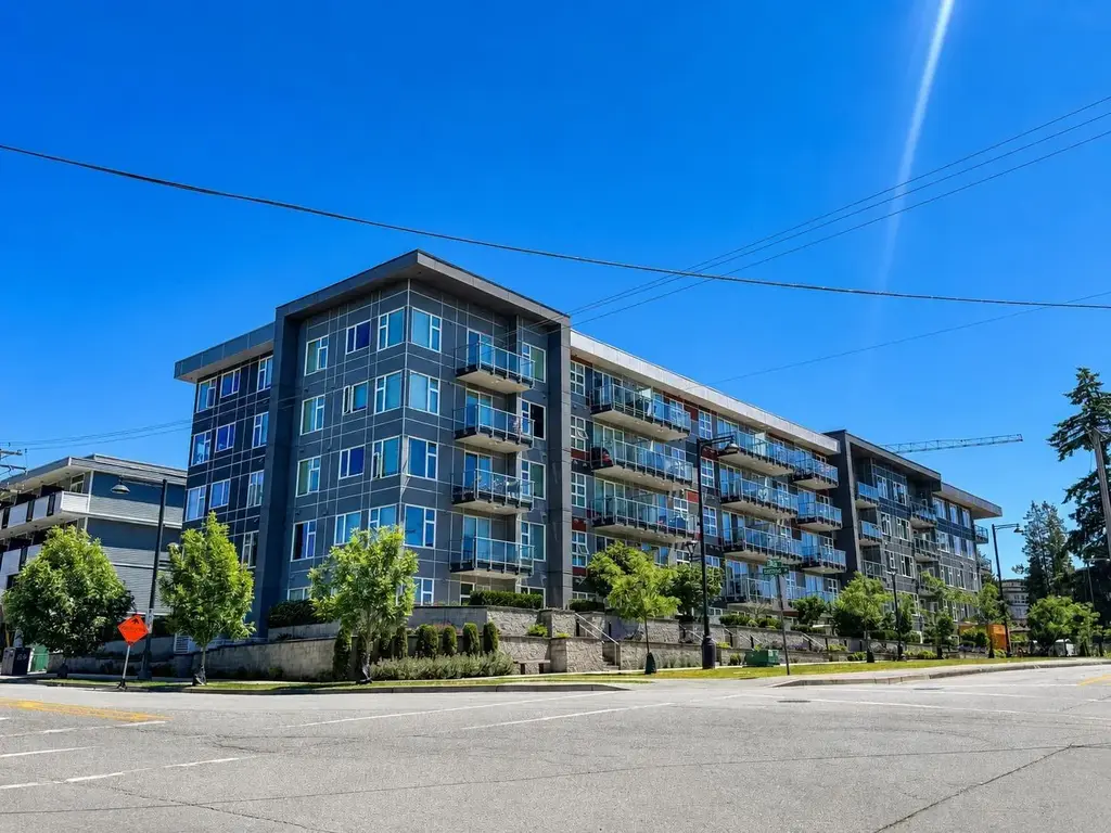 502 10838 Whalley Boulevard, Surrey