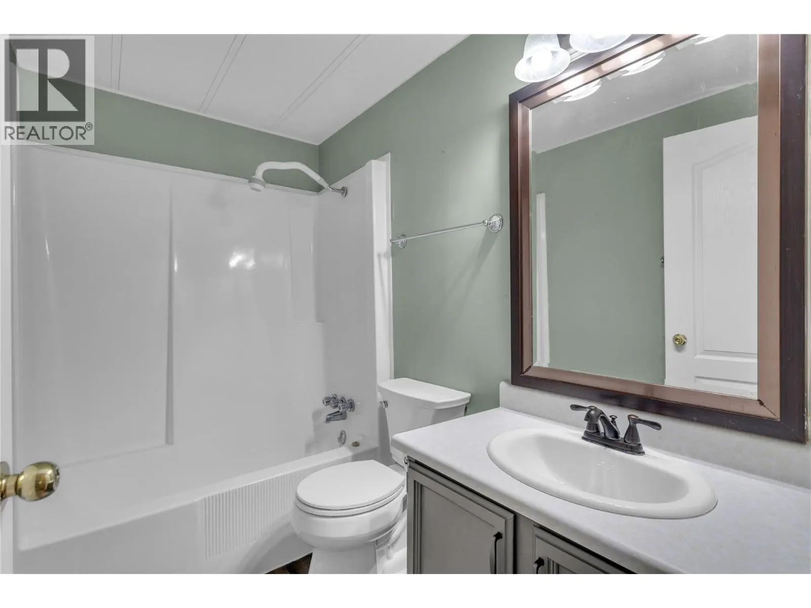 3745 Lakeshore Road Unit# 146. Kelowna, British Columbia