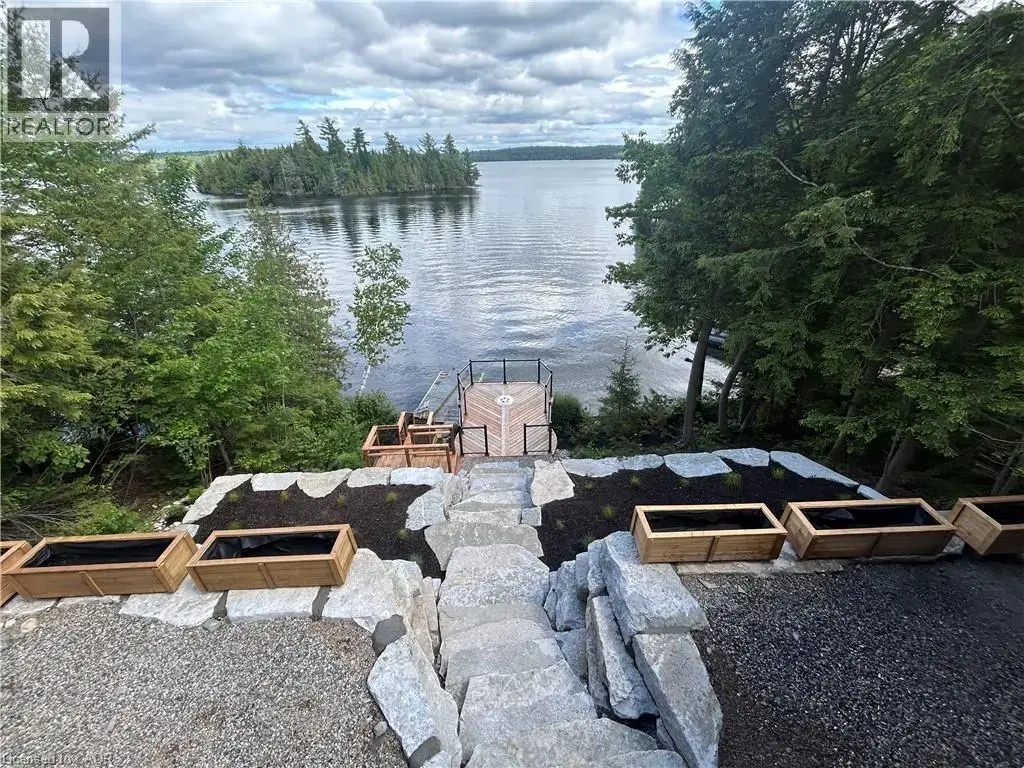 5789 N Kennisis Lake Road, Haliburton