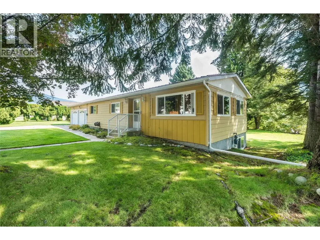2625 6th Avenue, Castlegar