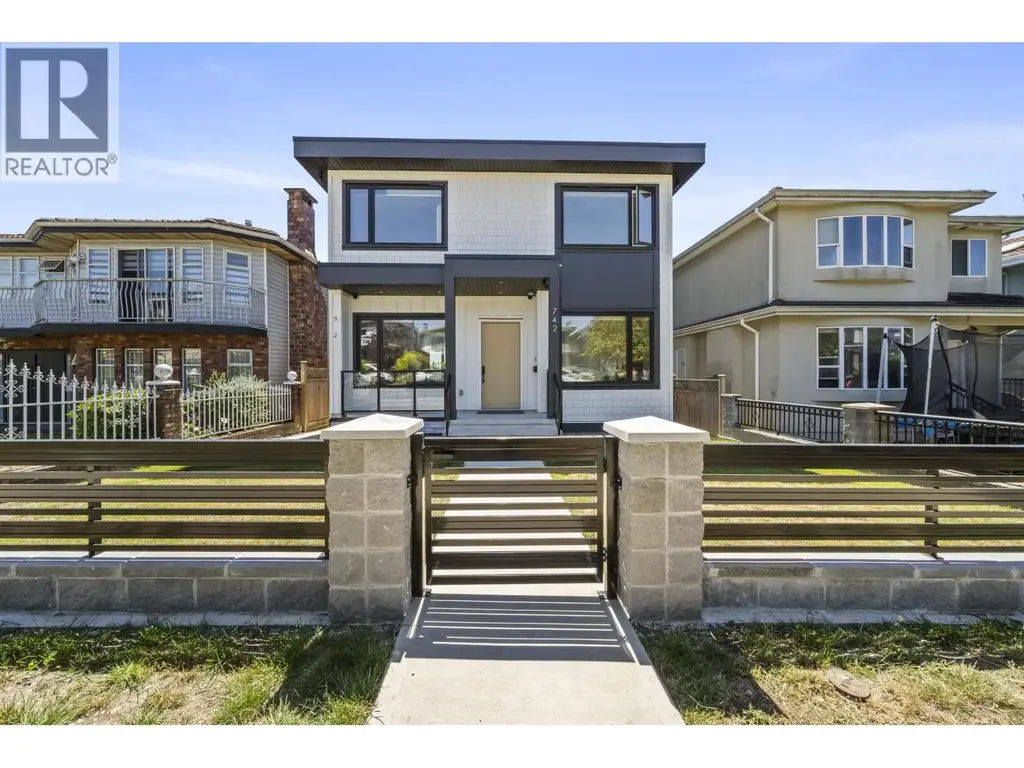 742 E 58th Avenue, Vancouver