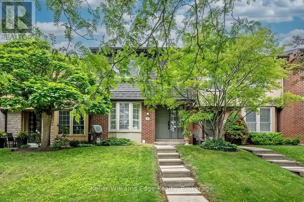 32 - 3049 Glencrest Road, Burlington (Roseland)