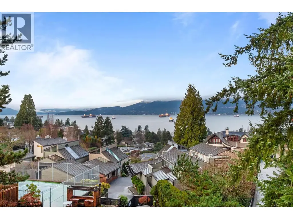 1995 Sasamat Place, Vancouver
