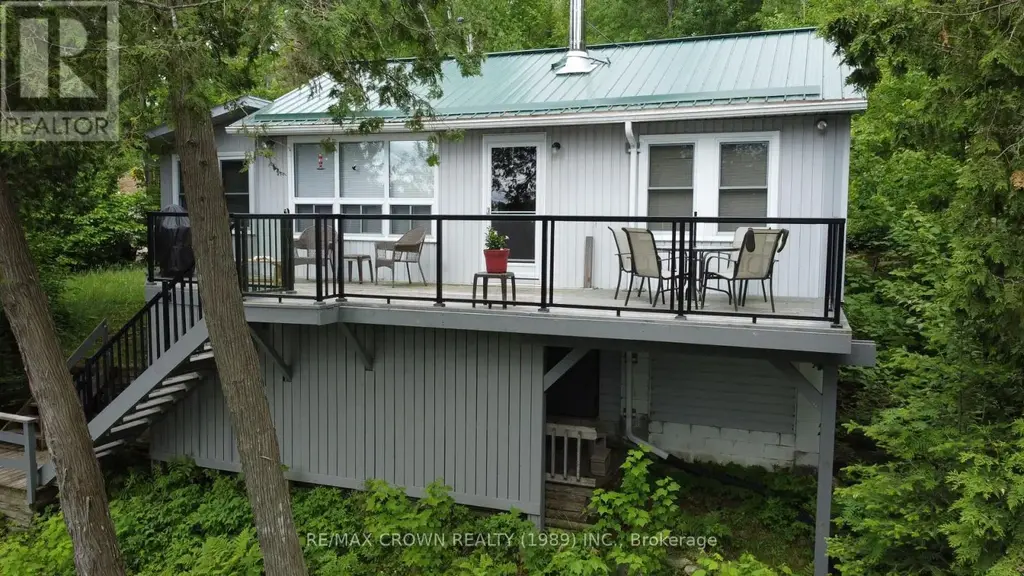 127 White Pine Road, Unorganized Townships (Tilden Lake)